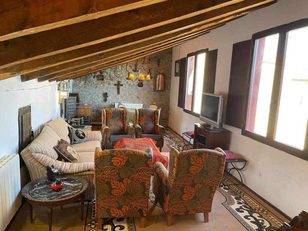 Casa Rural Vicenta 1750 Albentosa المظهر الخارجي الصورة